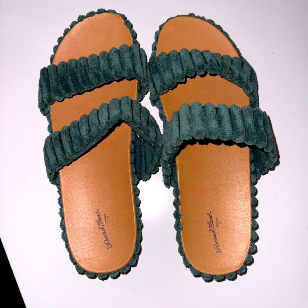 Universal Threads sandals
